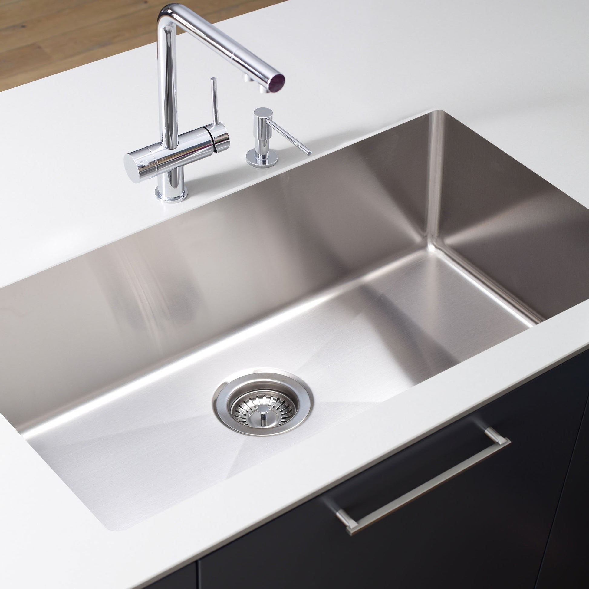 Harlingen 33" x 19" Kitchen Sink Undermount Single Bowl Stainless Steel 10" Deep